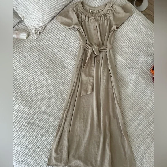 Max Studio | Dresses | Max Studio Flowy Beige Dress Pocket Summer Maxi Adjustable Waist Button Up Cute | Poshmark Max Studio | Dresses | Max Studio Flowy Beige Dress Pocket Summer Maxi Adjustable Waist Button Up Cute | Poshmark